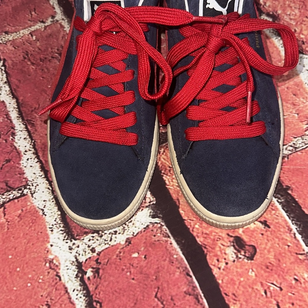 Vintage European style  Puma Navy Blue Suede Unisex Sneakers Size Women’s 6.5 - Picture 3 of 9